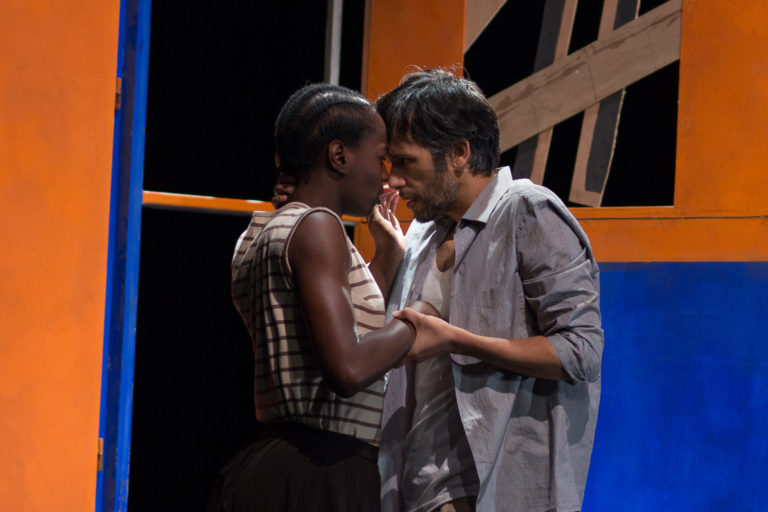 Le cadavre encerclé