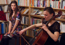 Sept roses plus tard